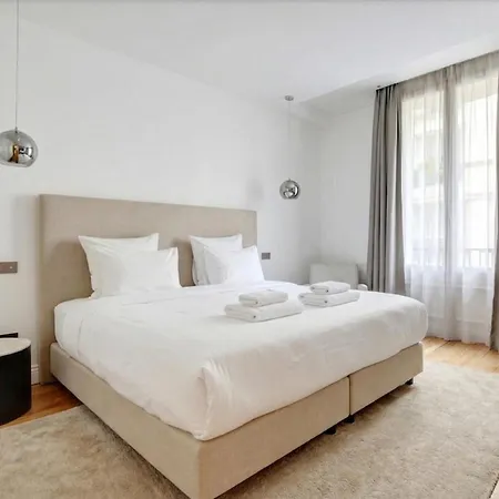 3br Tour Eiffel Charles Floquet アパート