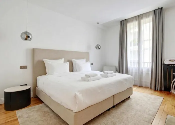 3br Tour Eiffel Charles Floquet Appartamento