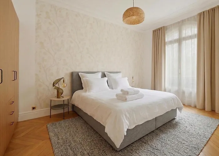 Апартаменты 3br Tour Eiffel Charles Floquet Париж
